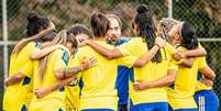 As meninas do Cruzeiro tentam resolver as pendências antes do próximo jogo no Campeonato Mineiro, domingo, contra o Funorte-(Igor Sales/Cruzeiro)  Foto: Lance!
