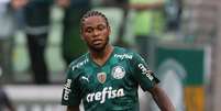 Luiz Adriano não teve seu nome cantado pela torcida do Palmeiras contra o Internacional (Foto: Cesar Greco)  Foto: Lance!