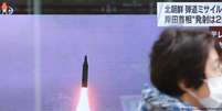 Televisão japonesa mostra disparo de míssil norte-coreano  Foto: DW / Deutsche Welle