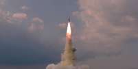 Imagem de teste de míssil submarino feito pela Coreia do Norte  Foto: EPA / Ansa - Brasil