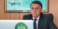 Bolsonaro culpou a mídia por falsa relação entre vacina contra a covid e AIDS.  Foto: Youtube / Jair Bolsonaro