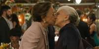 O beijo ‘errado’ exibido em matéria do ‘Jornal Nacional’  Foto: Reprodução