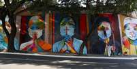 Mural homenageia vítimas da Covid-19 em São Paulo
05/05/2021 REUTERS/Amanda Perobelli  Foto: Reuters