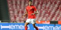 Lucas Veríssimo sofreu lesão jogando pelo Benfica (Foto: Divulgação / Site oficial do Benfica)  Foto: Lance!