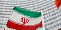 Bandeira do Irã em Viena
23/05/2021 REUTERS/Leonhard Foeger  Foto: Reuters
