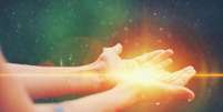 Envio de reiki pode ajudar a manter o equil&iacute;brio emocional - Shutterstock  Foto: Jo&atilde;o Bidu