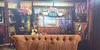 Famoso sofá do Central Perk chega ao Shopping Frei Caneca  Foto: Divulgação