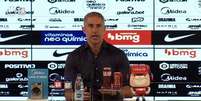 Sylvinho defendeu após o jogo que seu time foi escalado de forma ofensiva no Rio (Foto: Reprodução/Corinthians TV)  Foto: Lance!