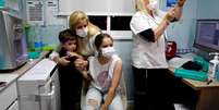 Israel vacina crianças de 5 a 11 anos contra a covid-19
22/11/2021
REUTERS/Corinna Kern  Foto: Reuters