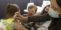 Vacinação de crianças contra Covid-19 na Califórnia, EUA  Foto: EPA / Ansa - Brasil