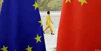 Iniciativa Global Gateway é vista como um esforço do continente europeu de rivalizar com investimentos chineses  Foto: DW / Deutsche Welle