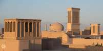 Afirma-se que Yazd tem mais captadores de vento que qualquer outra cidade do mundo  Foto: Alamy / BBC News Brasil