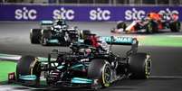 Em corrida polêmica, Hamilton faturou o primeiro lugar e empatou com Verstappen no campeonato de construtores (Foto: ANDREJ ISAKOVIC / AFP)  Foto: Lance!