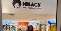 Najara na loja NBlack do Shopping Paralela, em Salvador  Foto: Najara Black