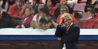 Jorge Jesus é contestado por torcedores do Benfica (Foto: PATRICIA DE MELO MOREIRA / AFP)  Foto: Lance!