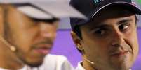 Massa olha para Hamilton durante temporada de 2016 da F1  Foto: Paulo Whitaker / Reuters