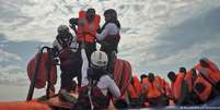 Pessoas foram resgatadas do naufr&aacute;gio  Foto: DW / Deutsche Welle