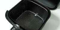 Não acho difícil limpar o cesto da air fryer   Foto: HS You/Flickr / Tecnoblog