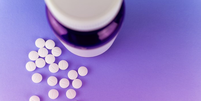 Os suplementos de melatonina estão à venda desde o início de dezembro em formato de comprimidos e gotas  Foto: Getty Images / BBC News Brasil