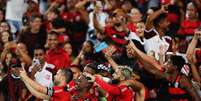 Torcida do Flamengo comemora com o time no Maracanã (Foto: Gilvan de Souza/Flamengo)  Foto: Lance!