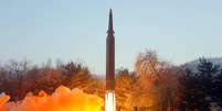 Lançamento de míssil hipersônico na Coreia do Norte  Foto: EPA / Ansa - Brasil