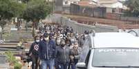 Cortejo fúnebre de Maycon e sua namorara aconteceu nesta segunda-feira em Sumaré Denny Cesare Estadão Conteúdo  Foto: Denny Cesare  / Estadão Conteúdo
