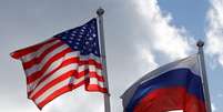Bandeiras dos EUA e da Rússia em Vsevolozhsk, na Rússia
27/03/2019 REUTERS/Anton Vaganov  Foto: Reuters