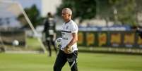 Sylvinho em treino do Timão (Foto: Rodrigo Coca/Ag. Corinthians)  Foto: Lance!