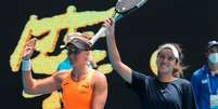Bia Haddad e Anna Danilina celebram triunfo e ida à final do Australian Open (BRANDON MALONE / AFP)  Foto: Lance!
