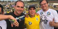 João José Tafner (centro) com Eduardo Bolsonaro e Marcus Dantas, em evento de apoio a Bolsonaro em 2018; Tafner foi nomeado corregedor da Receita Federal.   Foto: Reprodução/Instagram / Estadão