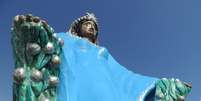 Estátua em homenagem a Iemanjá  na praia do Janga, em Paulista, Pernambuco  Foto: Carlos Mazella / Estadão