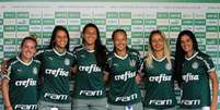 Andressinha, Day, Bia, Byanca, Sâmia e Patrícia foram apresentadas (Foto: Luiz Guilherme Martins/Palmeiras)  Foto: Lance!