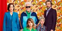 Pedro Almodóvar e o elenco de "Madres Paralelas"  Foto: Divulgacao