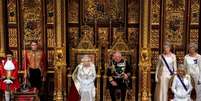 Rainha Elizabeth, ao lado do filho, o príncipe Charles, em Londres, Grã Bretanha.  14/10/2019. Victoria Jones/Pool via REUTERS/File Photo  Foto: Reuters