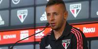 Rafinha elogia trabalho que está sendo feito no São Paulo (Foto: Rubens Chiri / saopaulofc.net)  Foto: Lance!