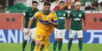 Gignac marcou o gol de pênalti que eliminou o Palmeiras na semifinal de 2020 (Foto: Karim JAAFAR / AFP)  Foto: Lance!