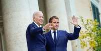 Biden e Macron pedem cautela após retirada de tropas russas  Foto: EyePress News