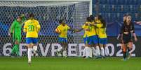 Com gol de Marta, Brasil empata no Torneio da França  Foto: Federico Pestellini / Reuters