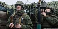 Soldados separatistas pr&oacute;-R&uacute;ssia afirmam que Kiev tem planos de a&ccedil;&atilde;o militar, o que &eacute; negado pelo governo da Ucr&acirc;nia  Foto: DW / Deutsche Welle