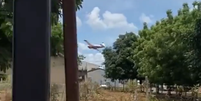 Um avião de pequeno porte caiu na tarde desta quarta-feira, 23, em cima de duas casas em Balsas, interior do Maranhão.  Foto: Reprodução / Twitter