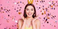 Deixe a astrologia dizer qual a melhor tiara de Carnaval para você!  Foto: Shutterstock / Alto Astral