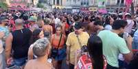 Mesmo não autorizado oficialmente em função da proliferação da covid-19 e suas variantes, blocos clandestinos diversos ocupam as ruas da região do Largo São Francisco da Prainha e na Pedra do Sol, na zona Portuária do Rio de Janeiro, neste domingo, 27 de fevereiro de 2022  Foto: JOSE LUCENA/THENEWS2/ESTADÃO CONTEÚDO