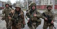 Soldados ucranianos en Kiev.  Foto: Getty Images / BBC News Brasil