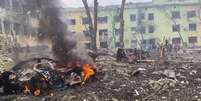 Na quarta-feira, um hospital infantil foi bombardeado em Mariupol   Foto: Reuters