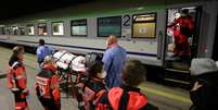Um trem foi preparado para retirar pacientes graves da Ucrânia e levá-los até a Polônia  Foto: Reuters