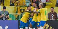 Ataque da Seleção brilhou na noite desta quinta no Maracanã (CARL DE SOUZA / AFP)  Foto: Lance!