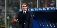Roberto Mancini lamentou a eliminação da Itália   Foto: Guglielmo Mangiapane / Reuters