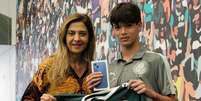 Felipe Goto ganhou celular novo de Leila Pereira após ter aparelho quebrado por Calleri  Foto: Divulgação/SE Palmeiras / Estadão