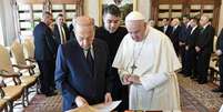 Papa Francisco com o presidente do Líbano, Michel Aoun, em 21 de março  Foto: EPA / Ansa - Brasil