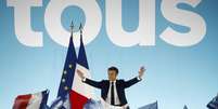 Presidente Emmanuel Macron fala após fechamento das urnas no primeiro turno das eleições presidenciais francesas em 10 de abril de 2022  Foto: YOAN VALAT/EPA / BBC News Brasil